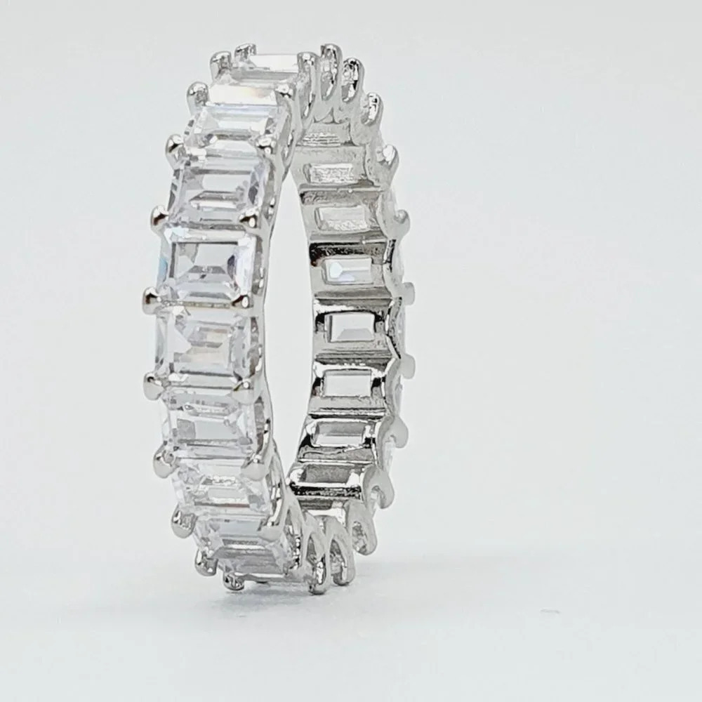 💎925 Sterling Silver Plated Clear CZ Eternity Wedding/Engagement Ring UN… - Picture 3 of 8